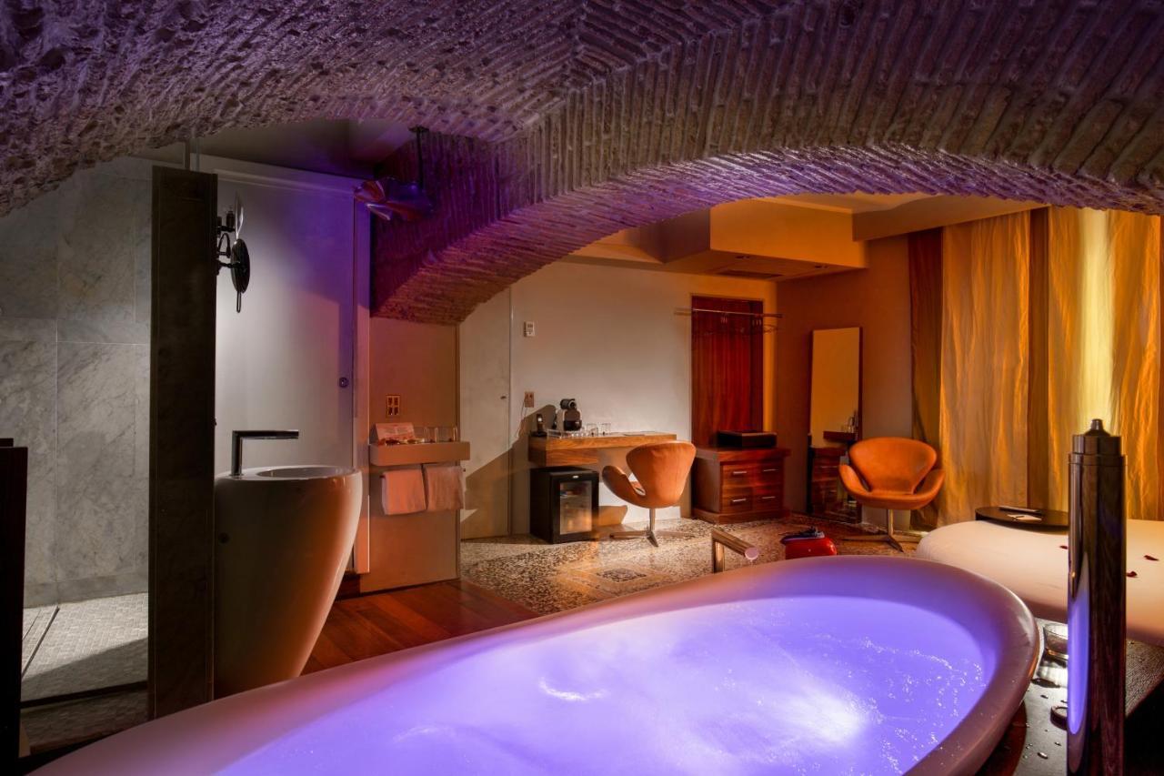Suitesistina For Brave Lovers Bed & Breakfast 3*